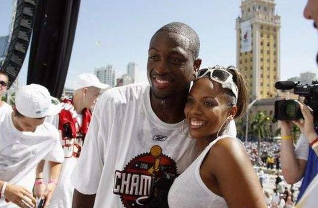 官方：埃里克·加西亚与巴萨续约至2031年（巴塞罗那宣布与埃里克·加西亚续约至2031年）