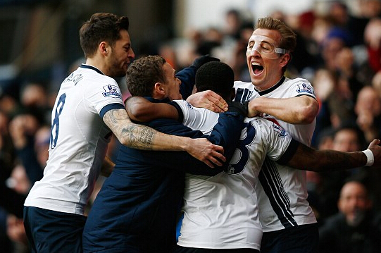 范德萨观战曼联4-1狼队，获官方俏皮回应（范德萨现身见证曼联4-1狼队，官方幽默回应）