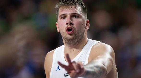 斯坦韦谈8-0中国女足：今晚我们让对手显得平平无奇（斯坦韦评8比0大胜中国女足：今夜我们让对手毫无亮点）