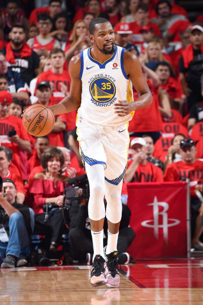 河南1-1云南，阿奇姆彭破门，史成龙送礼恩里克扳平（河南1比1云南，阿奇姆彭先开纪录，史成龙送礼恩里克扳平）