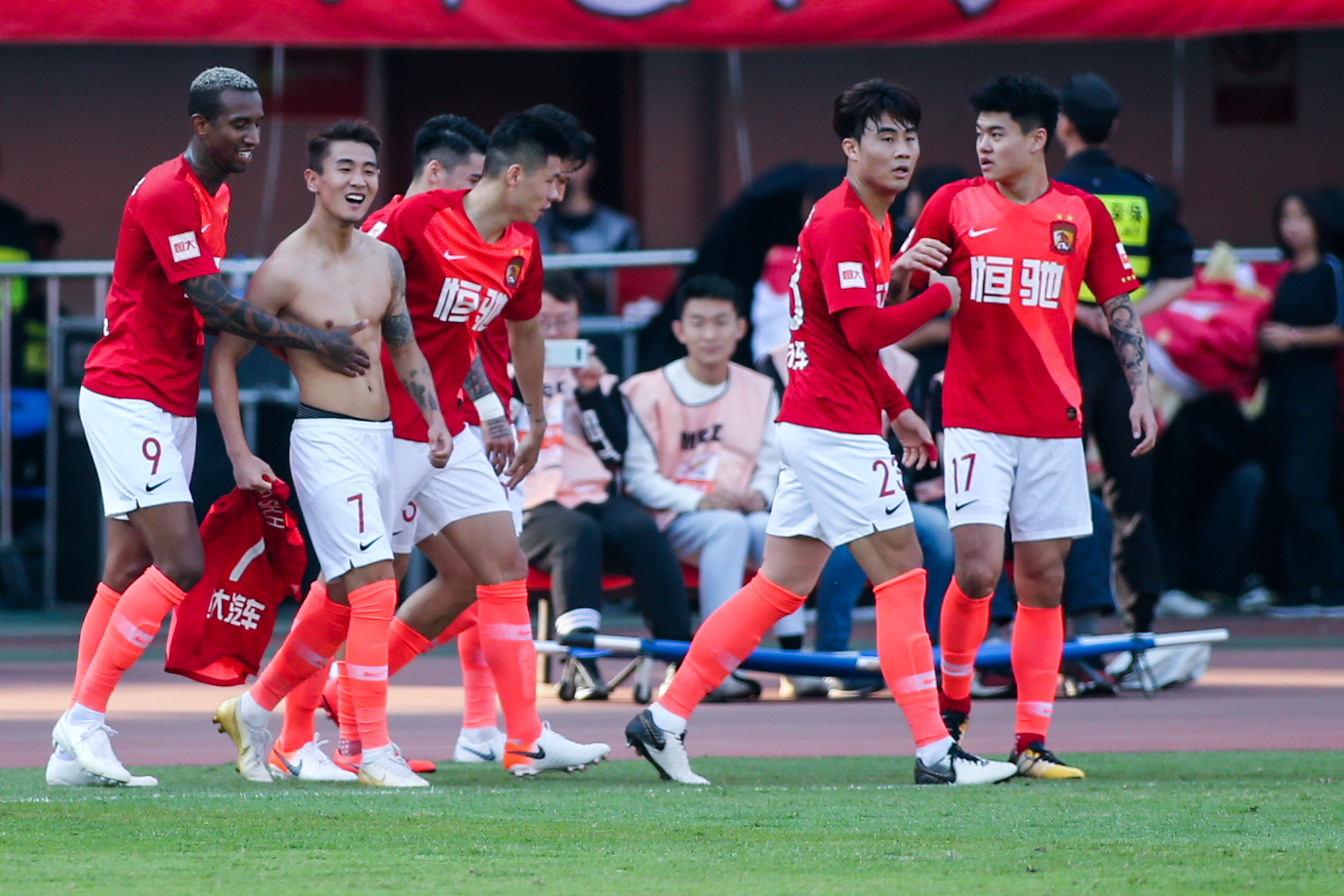 温格：英格兰是世界杯夺冠热门但绝非大热，法国最有机会夺冠