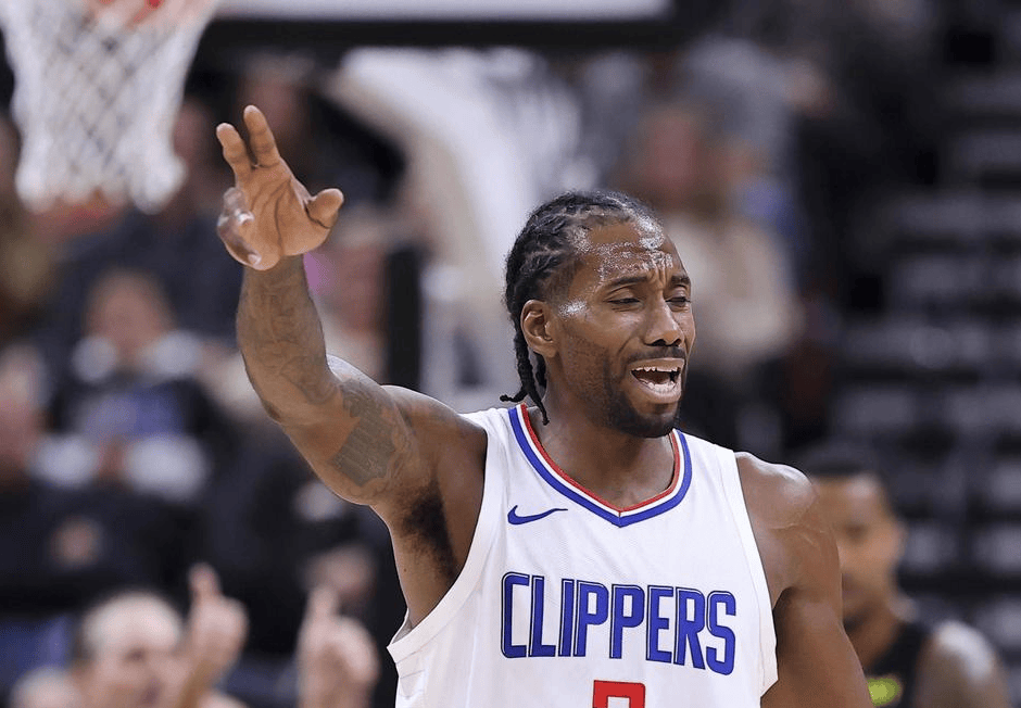 “目标是五块金牌！”深圳少年突遭截瘫一年后泳池夺金（深圳少年突遭截瘫一年后泳池夺金，立下五金目标）