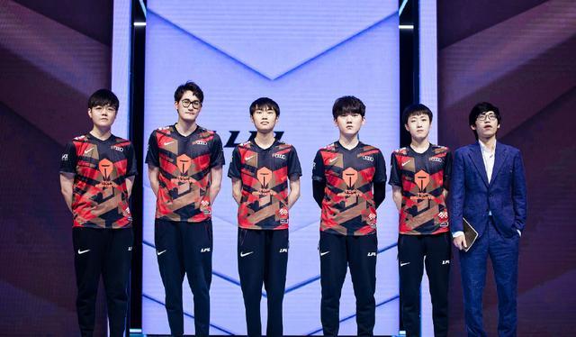 中表现尤为 中表现尤为